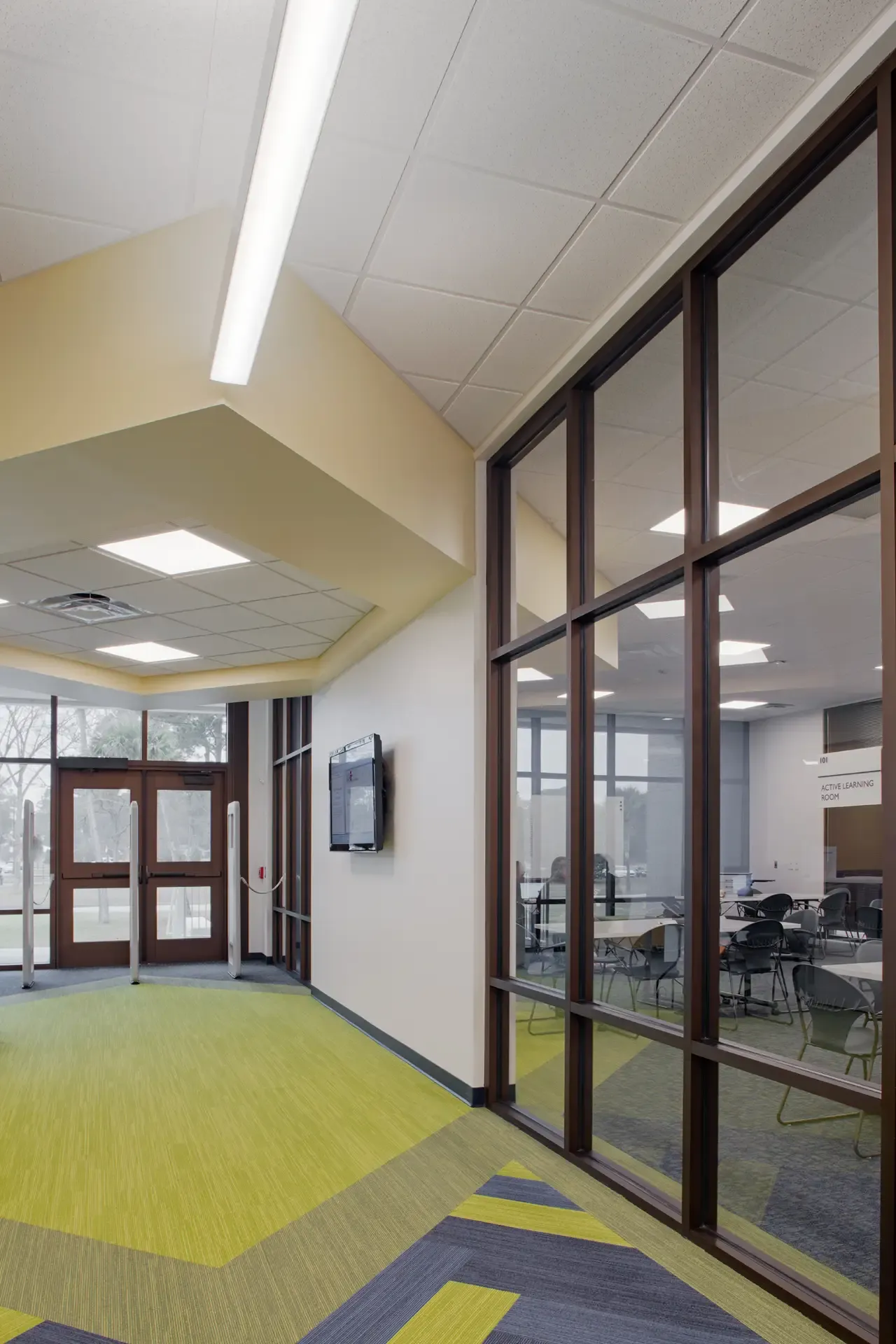 Clara Wood Gould Memorial Library: photo 2 of 7
